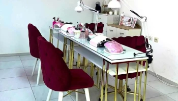 Adelina's Glam Space - 20.962130