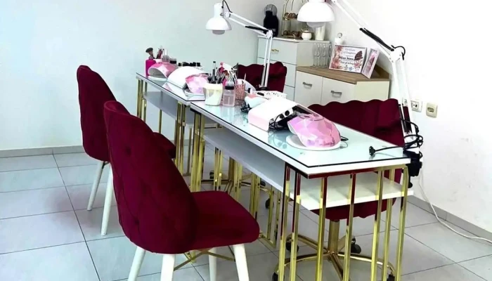 Adelina's Glam Space - 20.962130