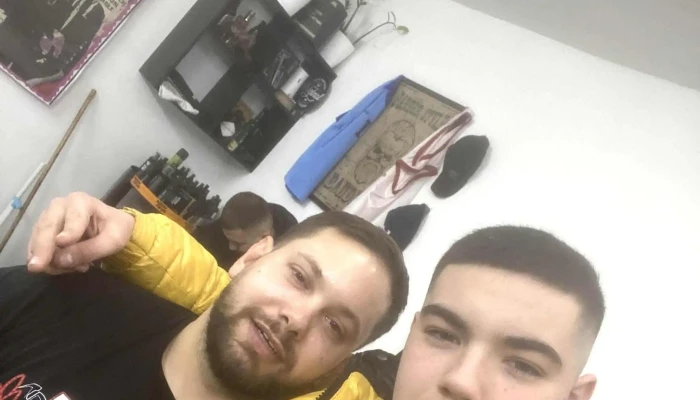 Barber Shop Brush -  отворено сега - Велес