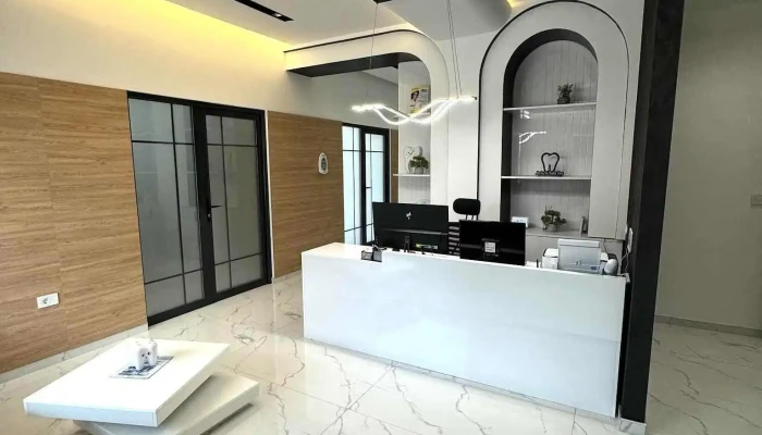 Dr Rochi Dental Clinic -    Surgery   Implants Sie - Струга