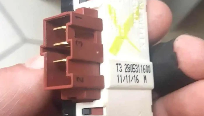 Loni Strumica Elektromaterijal Sie - Струмица
