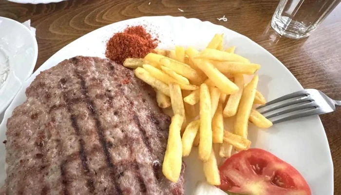 Motel Restoran Chichko Taljo Khrana I Pijalatsi - Демир Хисар