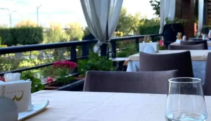 Romantik Plaza Khrana I Pijalatsi - Стар
