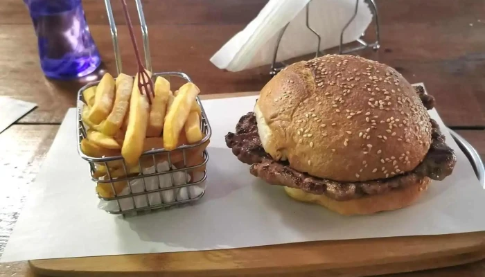 Simple Burgers - Охрид 6000